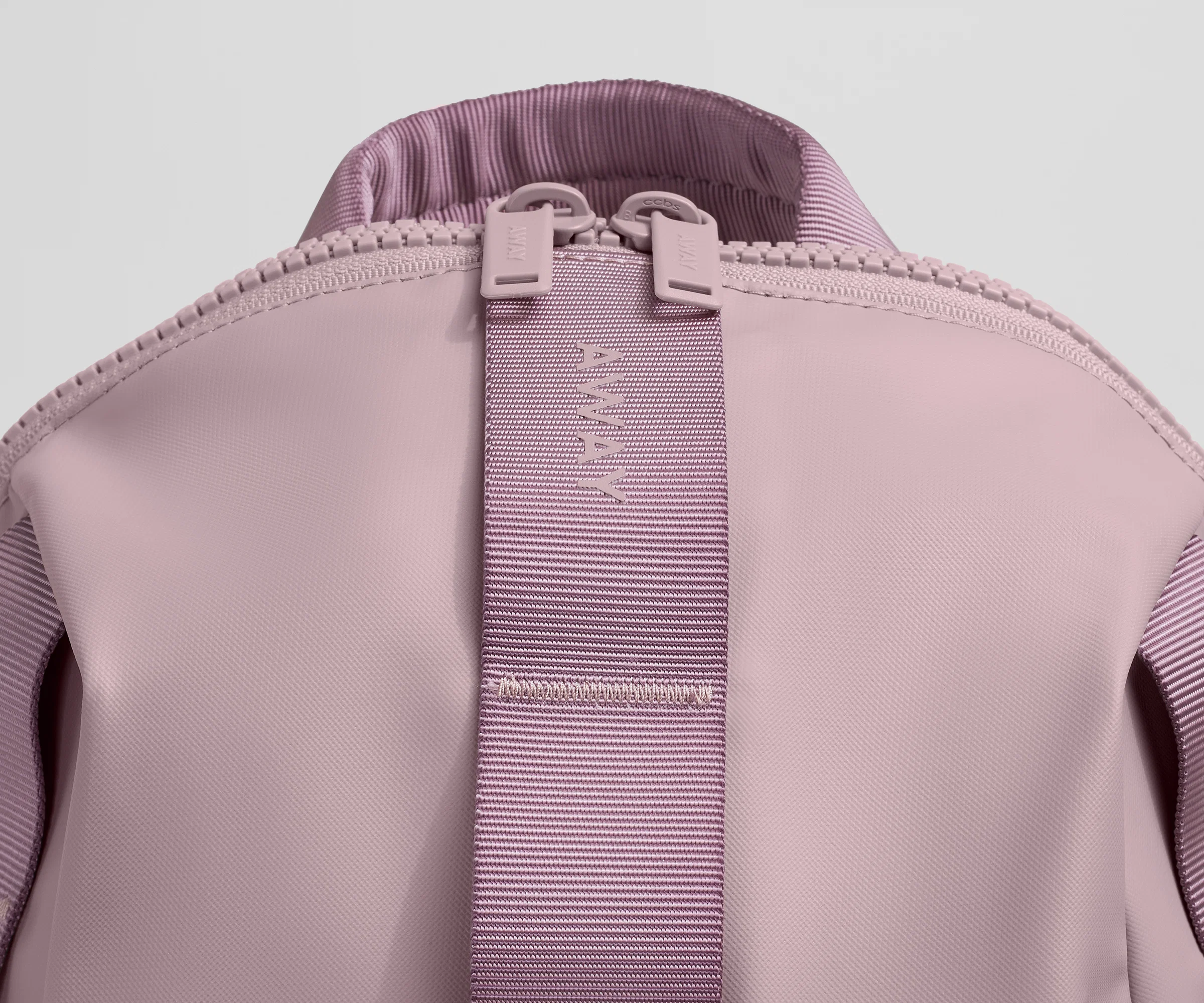Active Daypack 20L in Meadow Mauve - Image 5