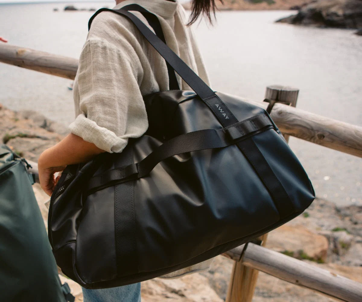 Active Duffle 40L in Jet Black - Image 4