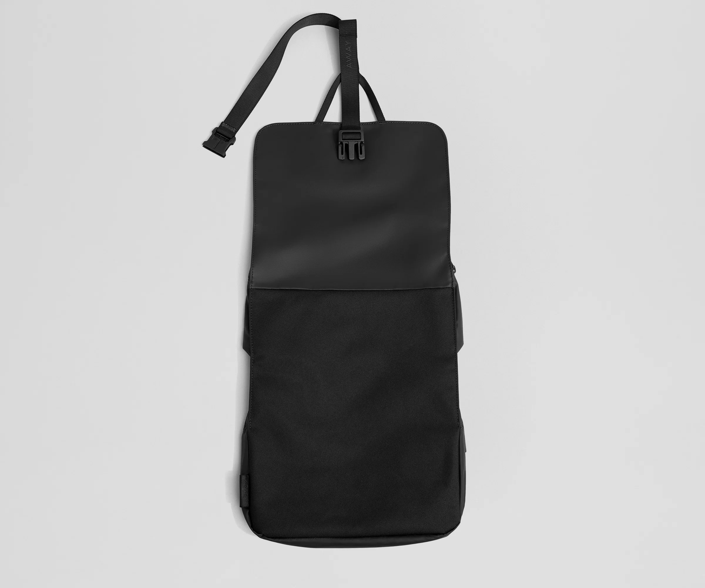 Active Hanging Toiletry Bag in Jet Black - Image 5