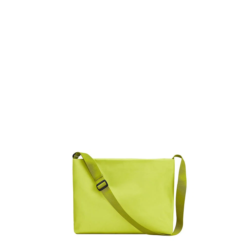 Active Messenger 16L in Atomic Celery - Image 8
