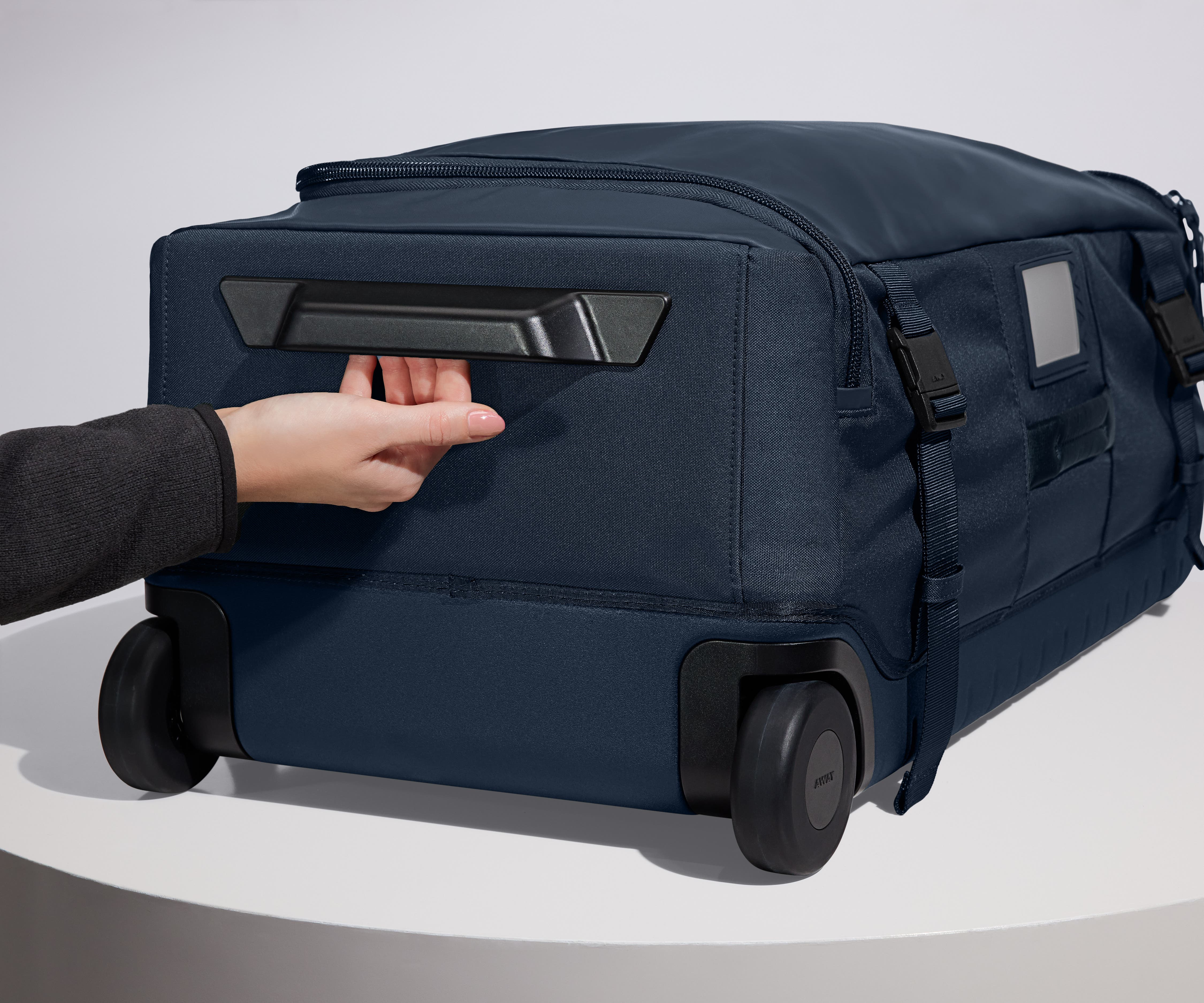 Active Rolling Duffle 85L in Navy Blue - Image 9