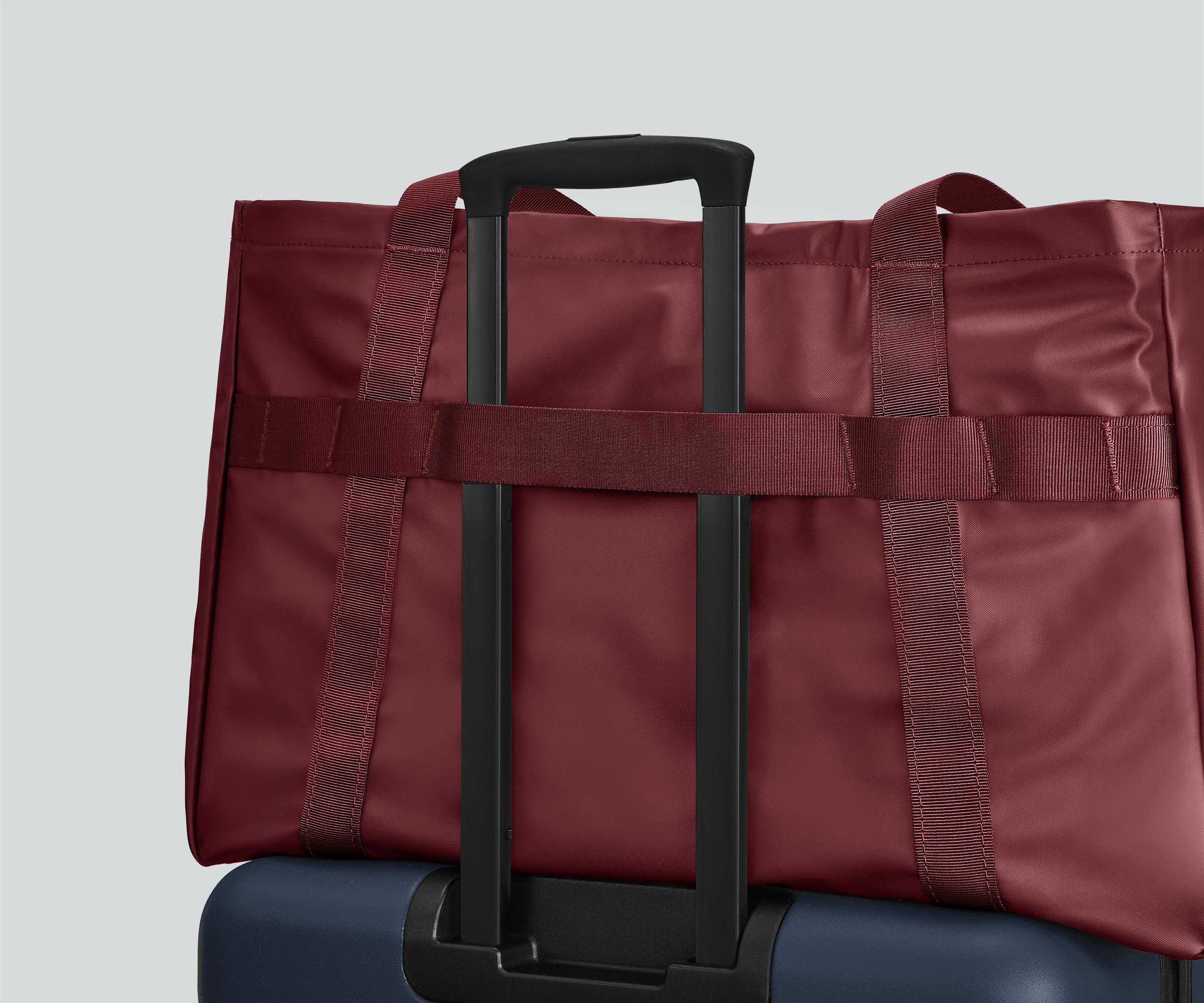 Active Tote 45L in Burgundy Red - Image 5