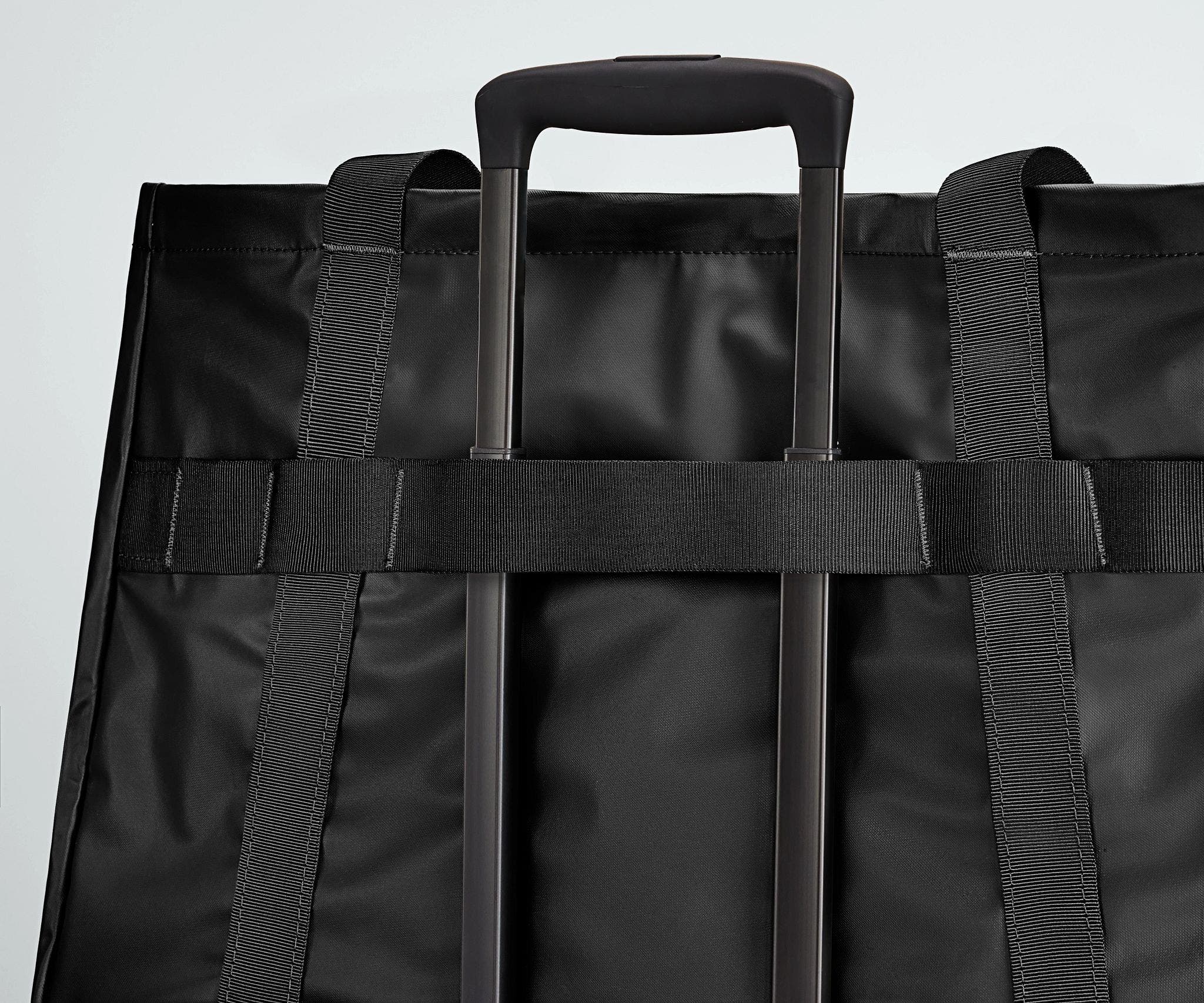 Active Tote 45L in Jet Black - Image 5