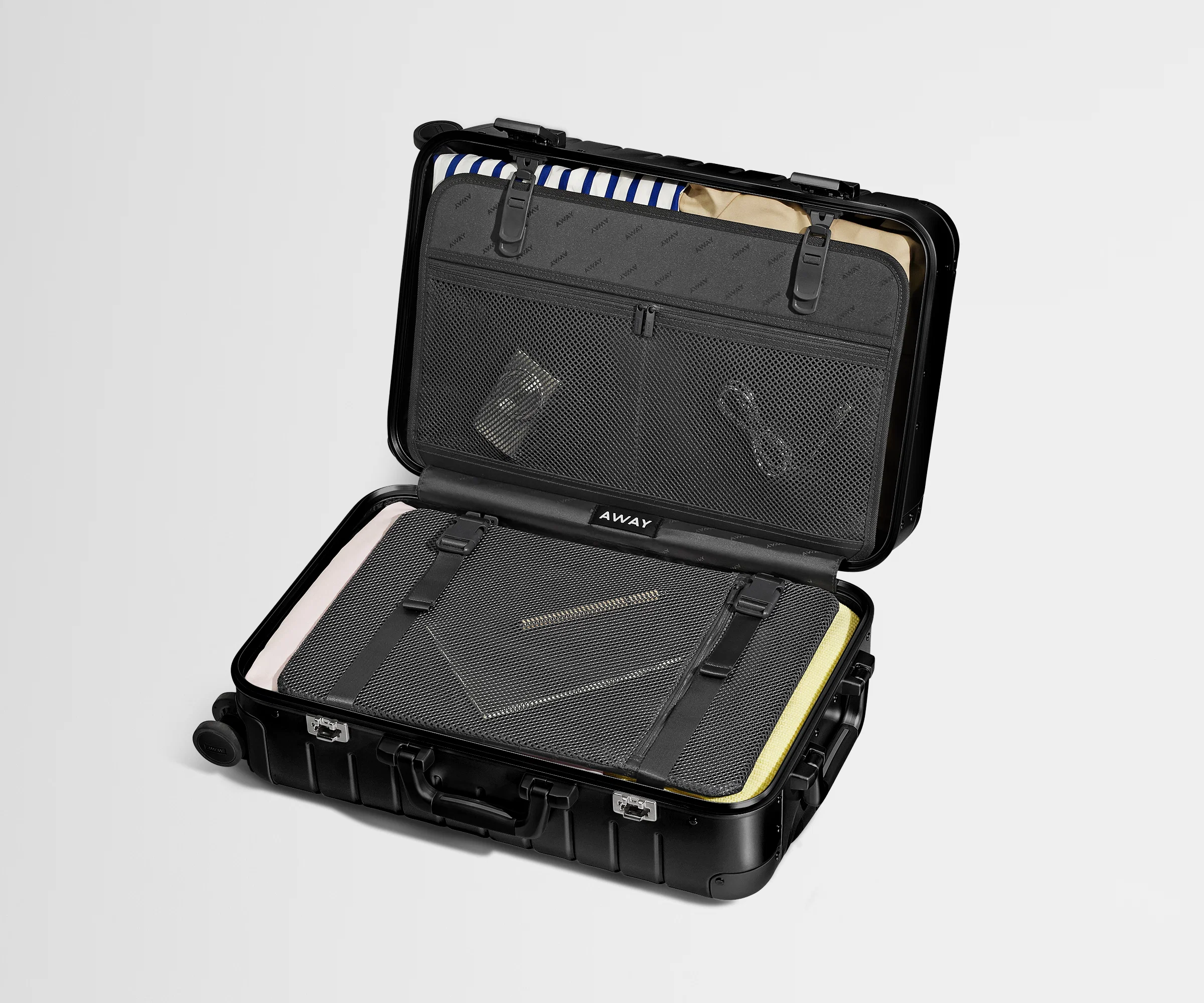 The Bigger Carry-On: Aluminum Edition in Onyx Black - Image 3