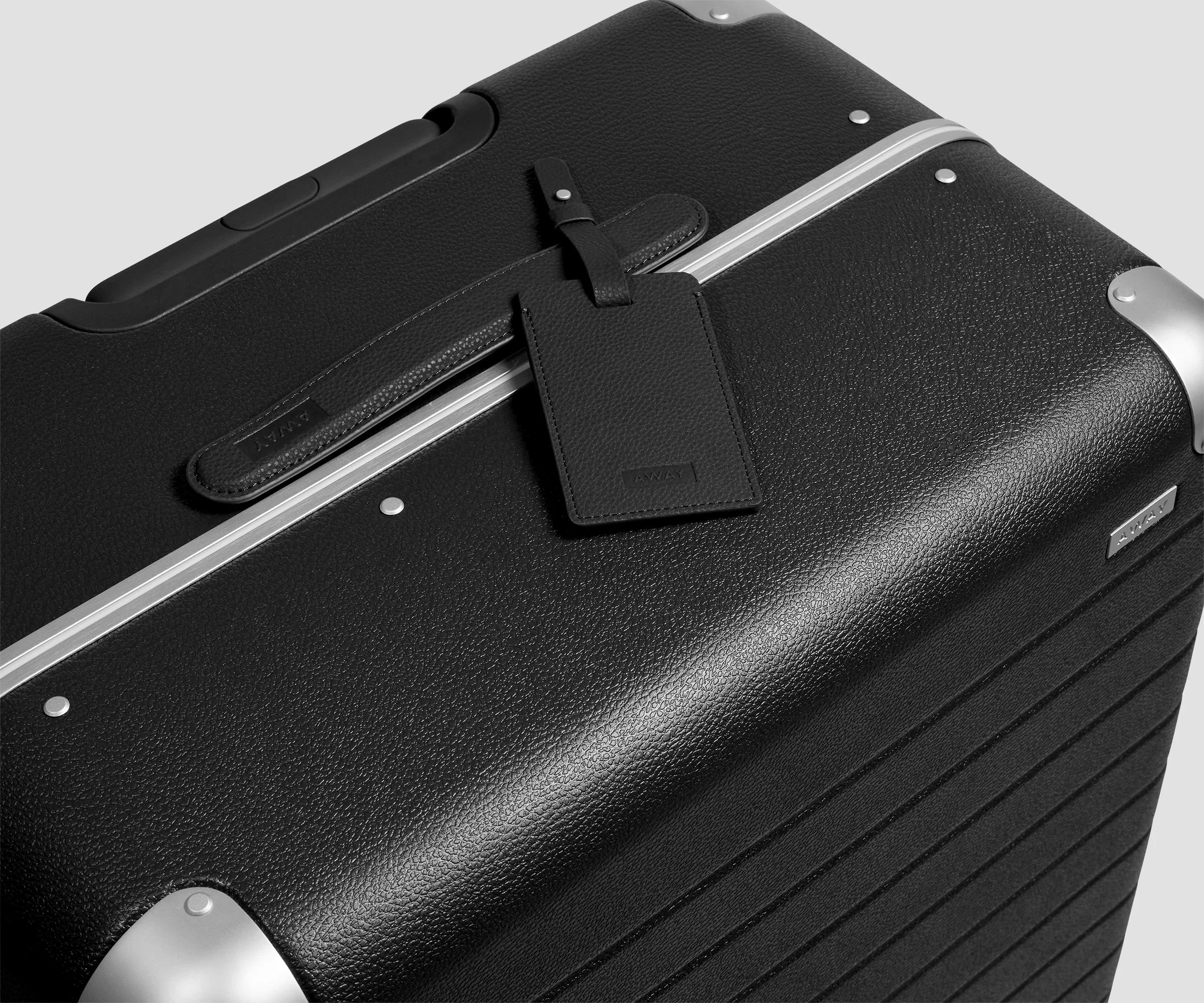 The Aluminum Edge Medium in Jet Black - Image 7