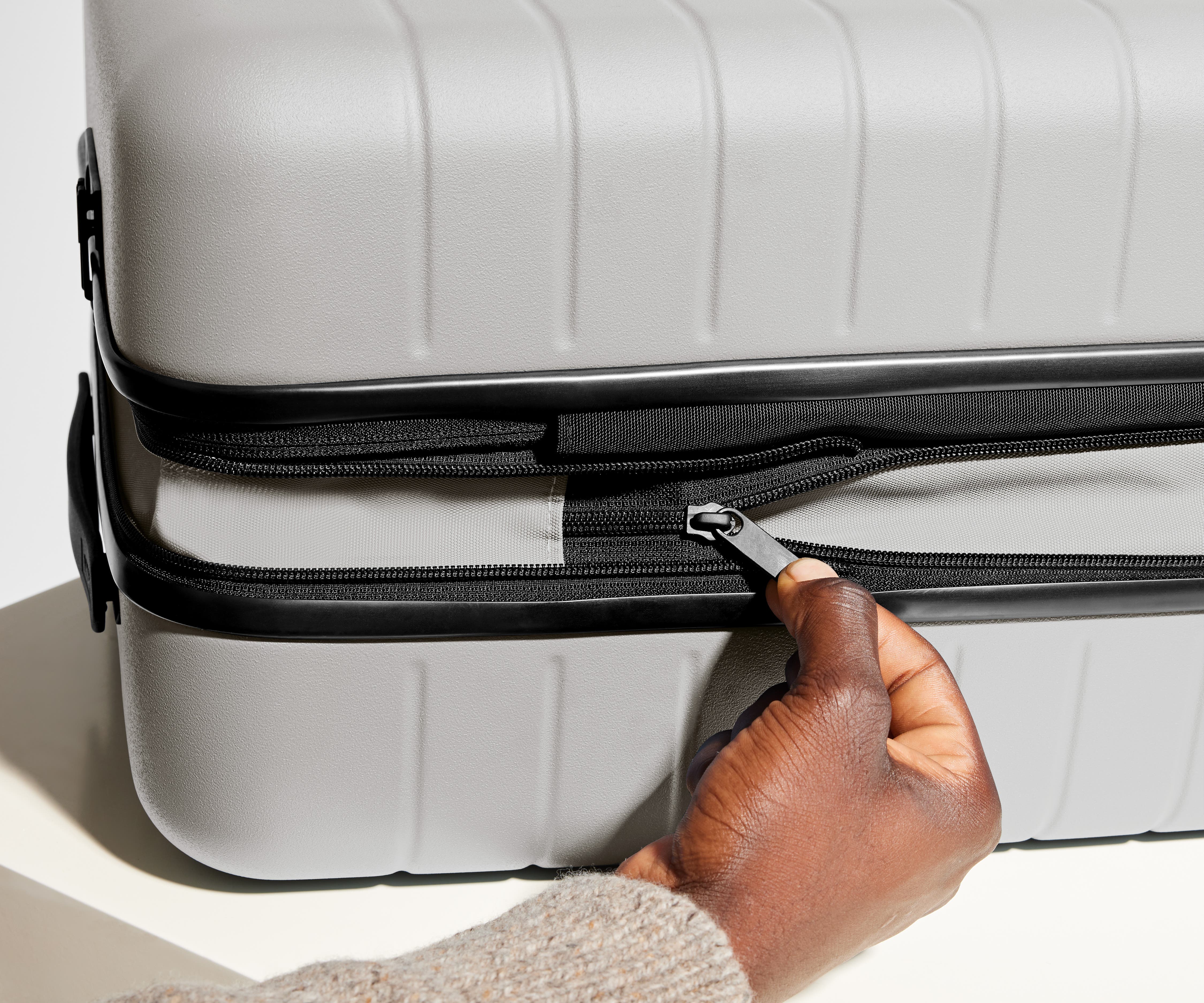 The Carry-On Flex in Cloud Gray - Image 5