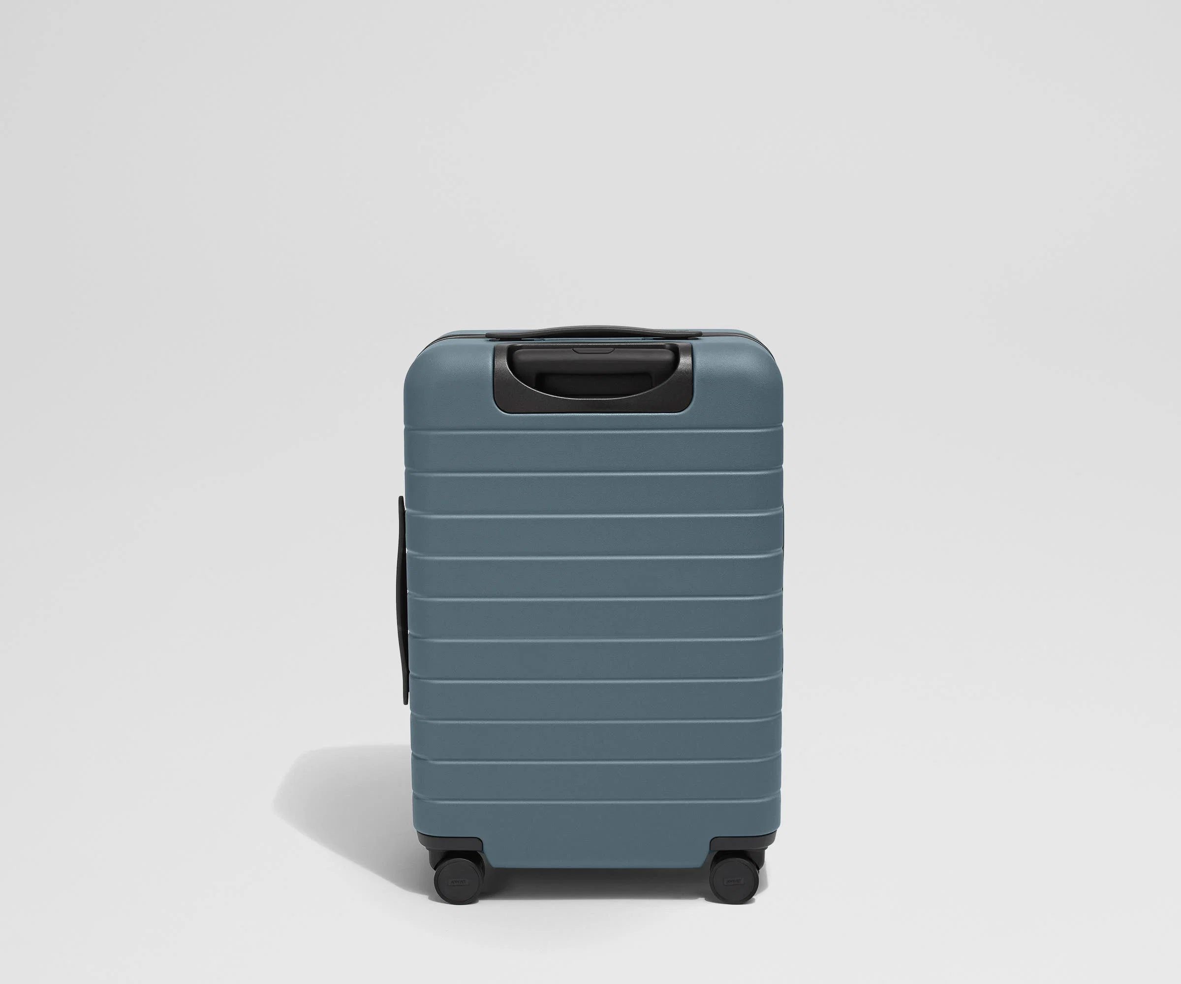 The Executive Bigger Carry-On in Coast Blue - Image 12