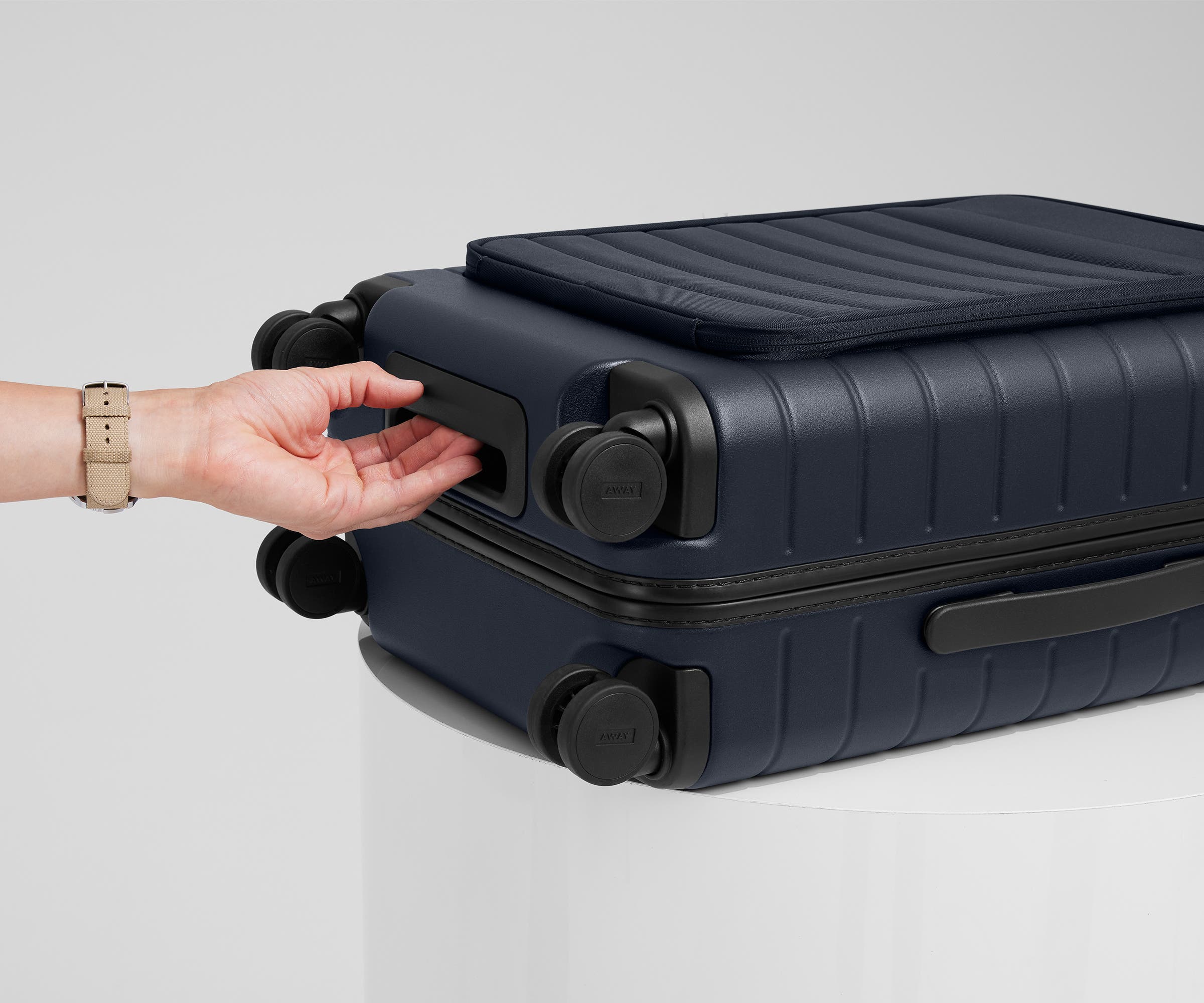 The Executive Bigger Carry-On in Navy Blue - Image 11