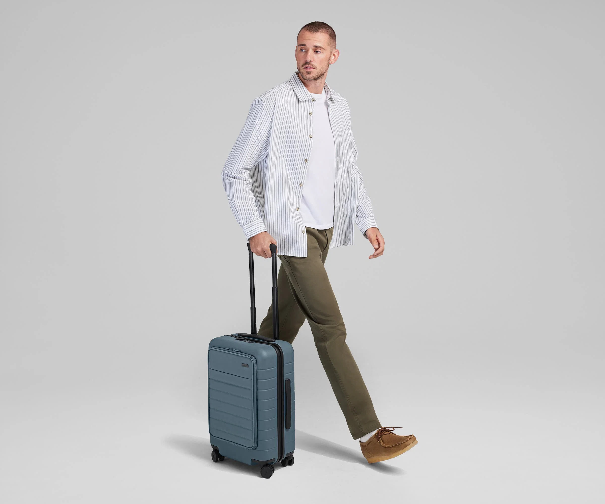 The Executive Carry-On in Coast Blue - Image 4