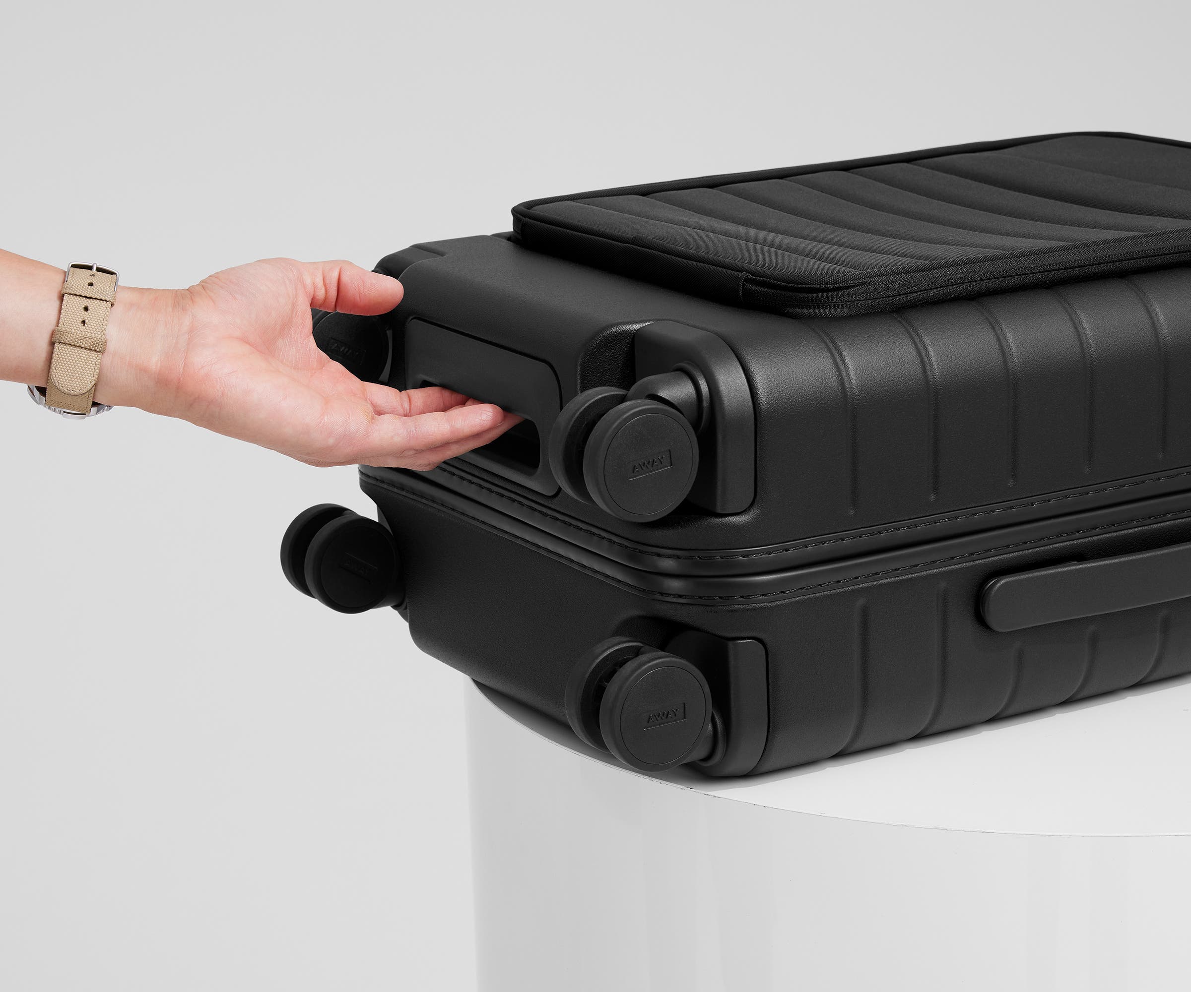 The Executive Carry-On in Jet Black - Image 11
