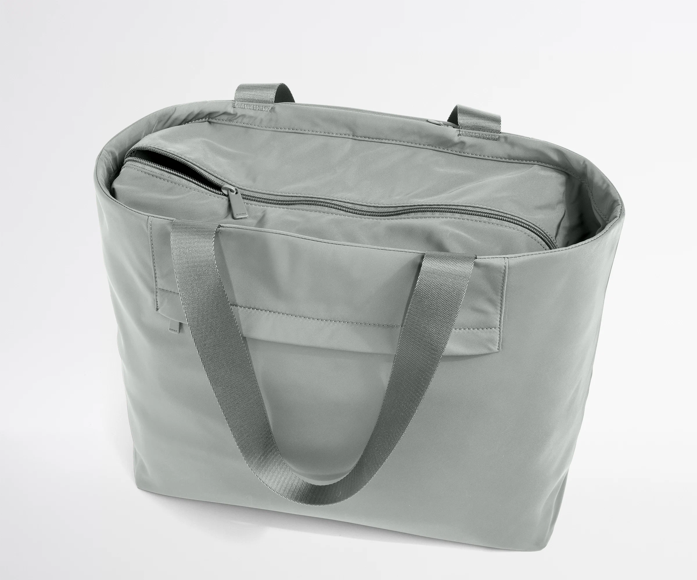 Featherlight Tote in Nordic Gray - Image 5