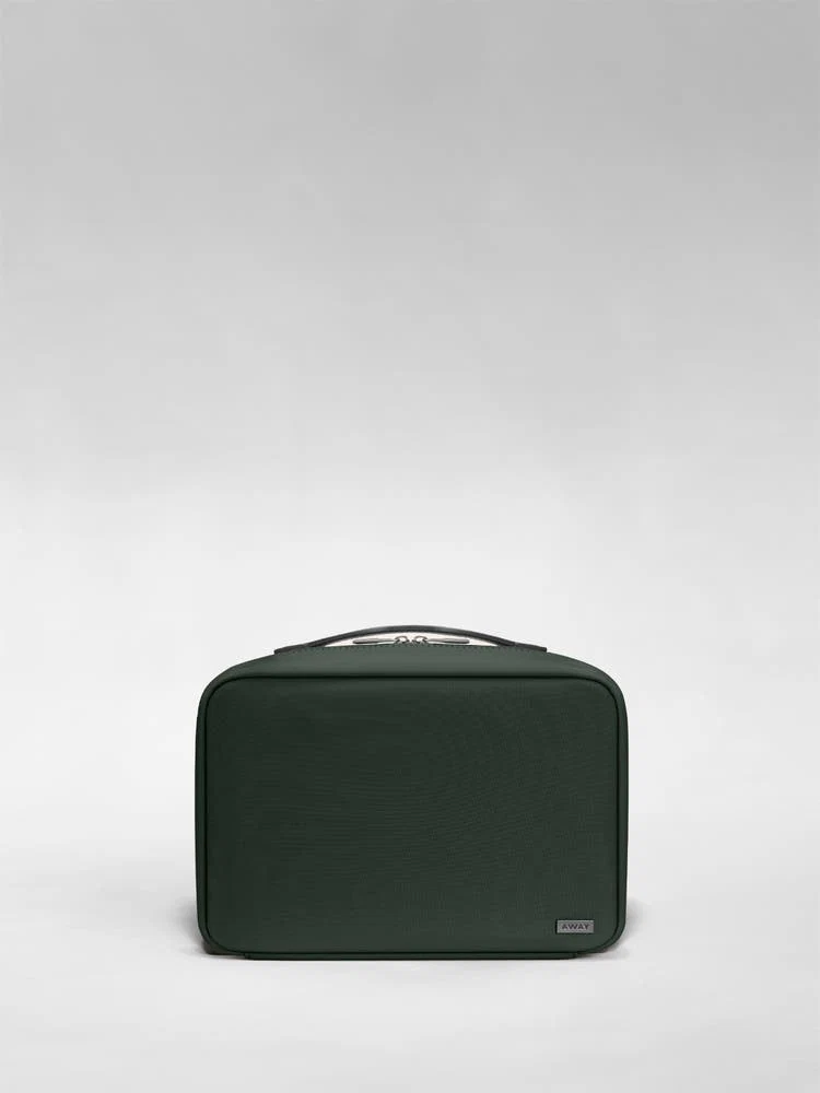 The Hanging Toiletry Bag in Green - Image 7