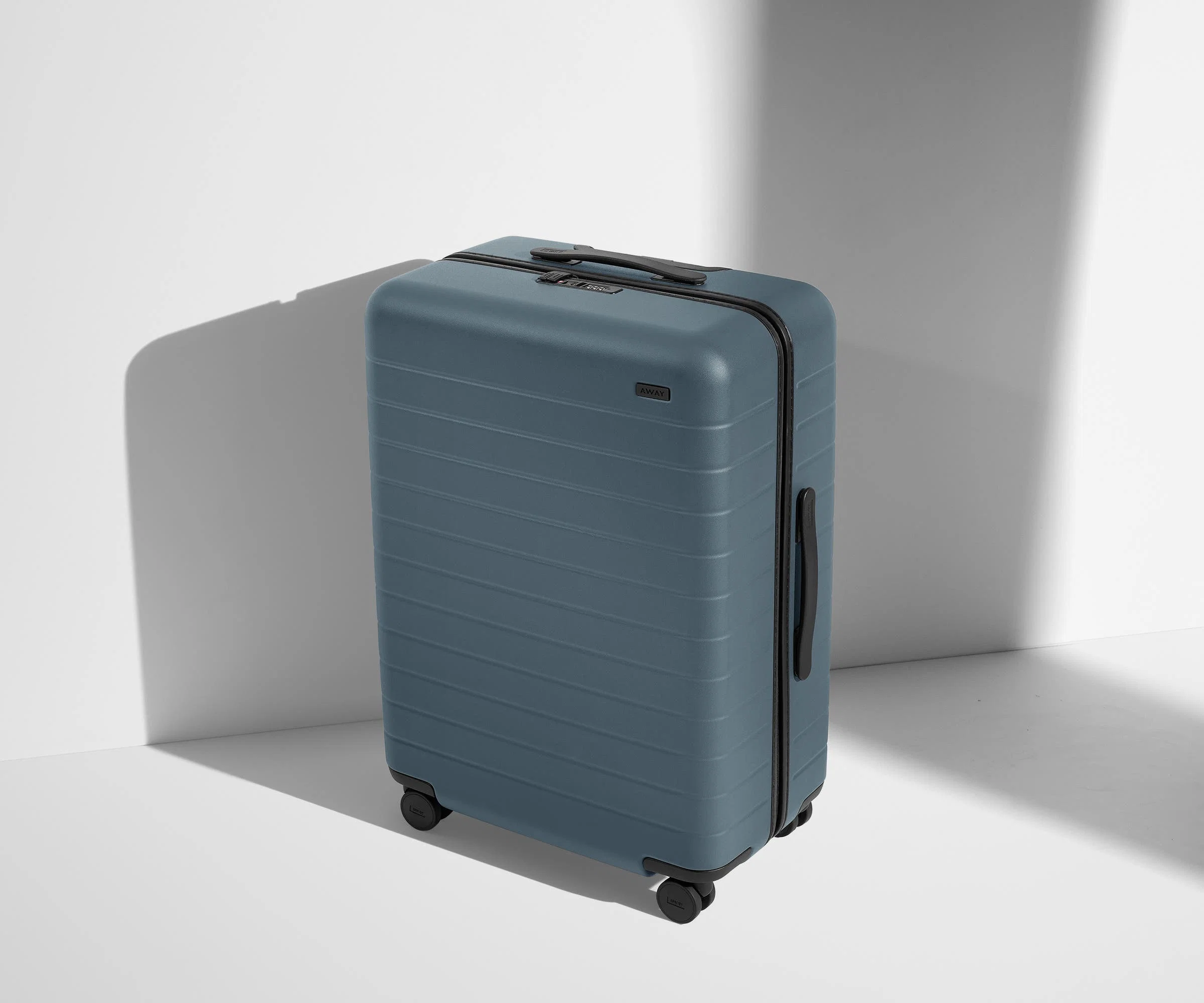 The Medium in Coast Blue - Image 2