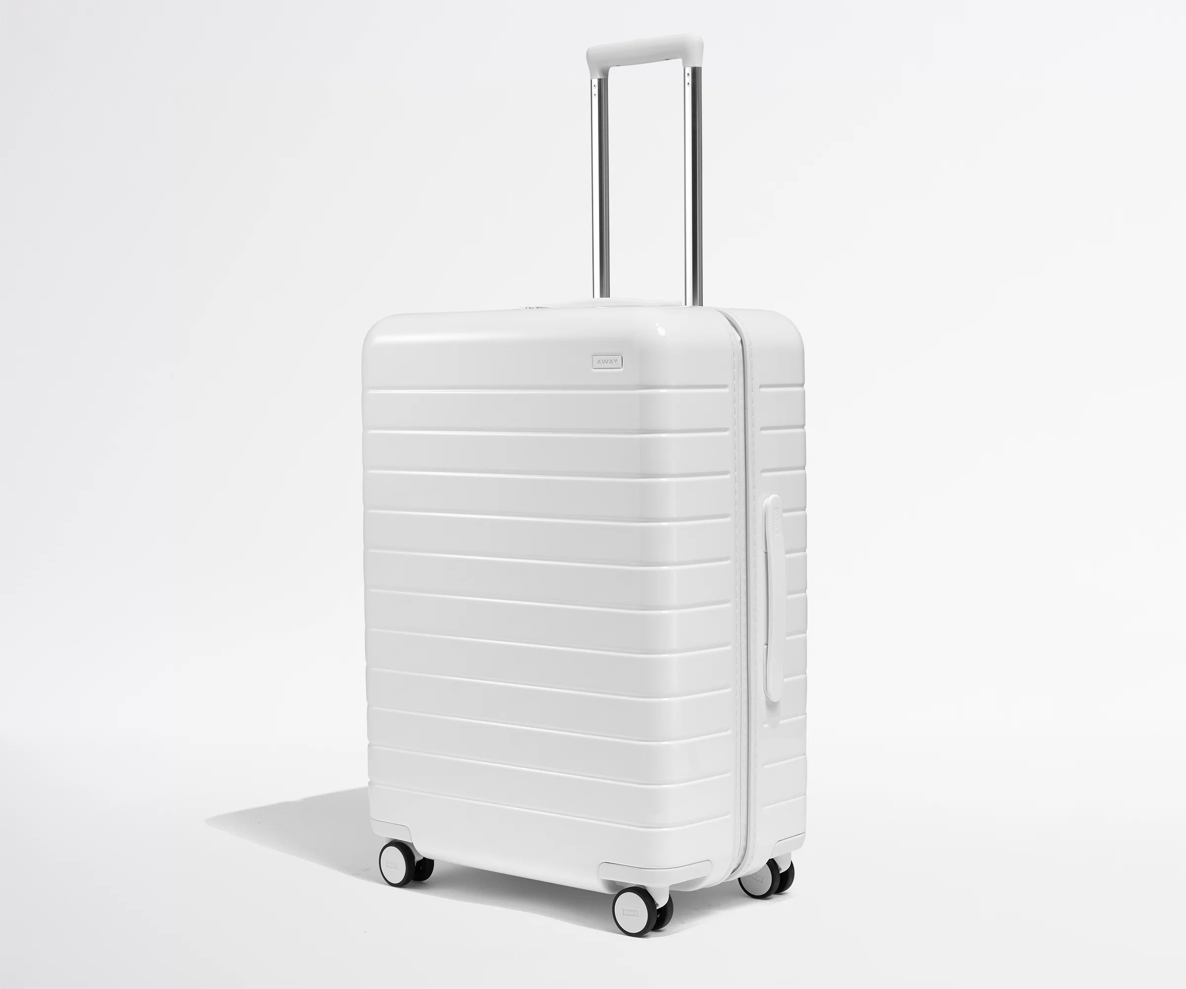 The Medium in Pearl White - Image 2