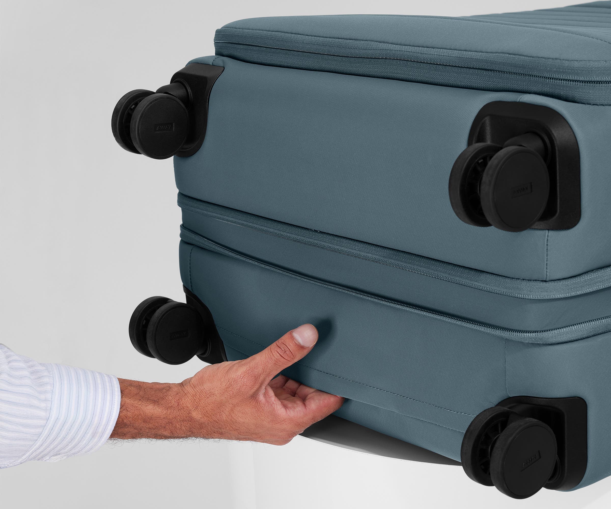 Softside Large in Coast Blue - Image 8