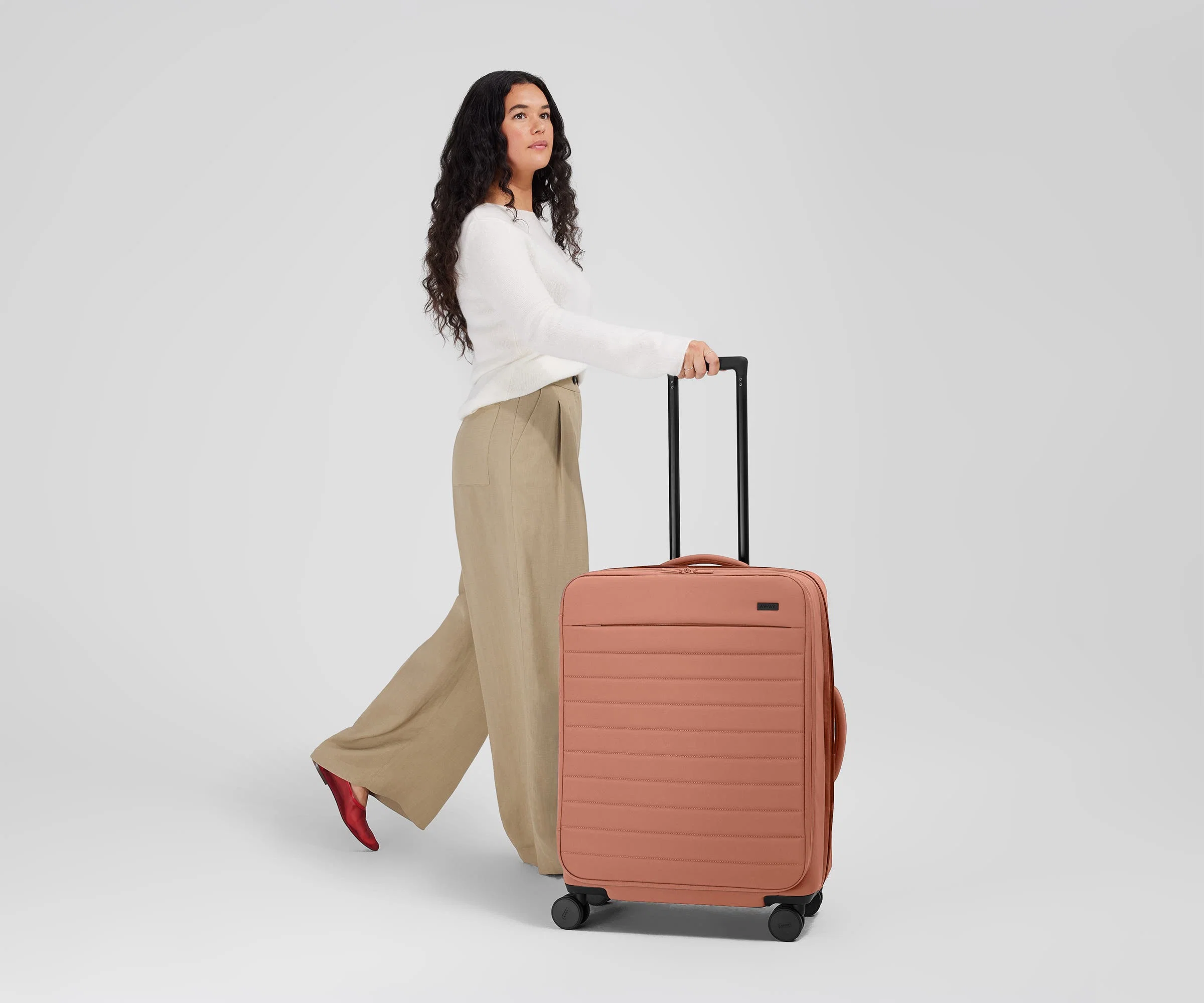 Softside Medium in Clay Pink - Image 4