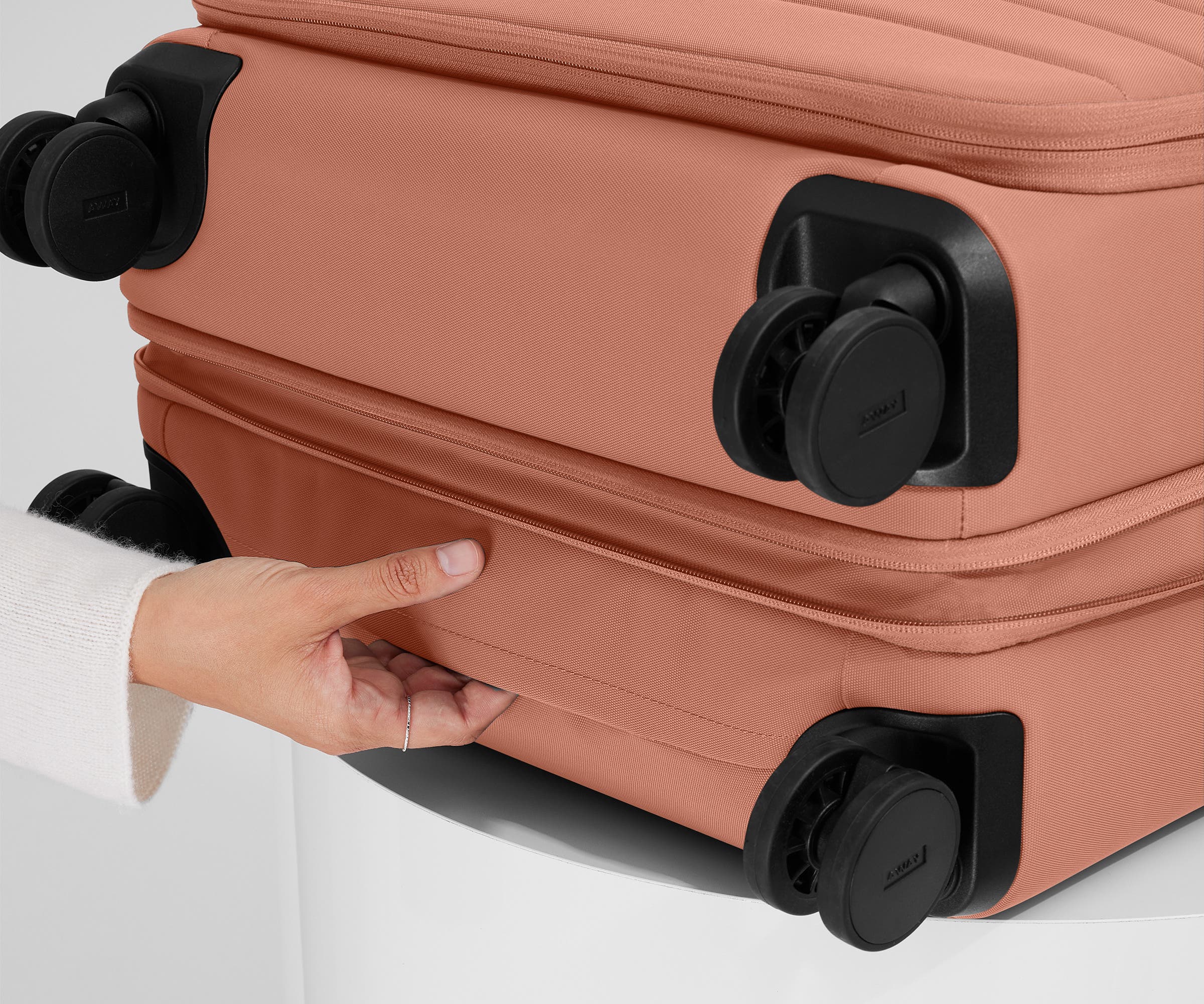 Softside Medium in Clay Pink - Image 8