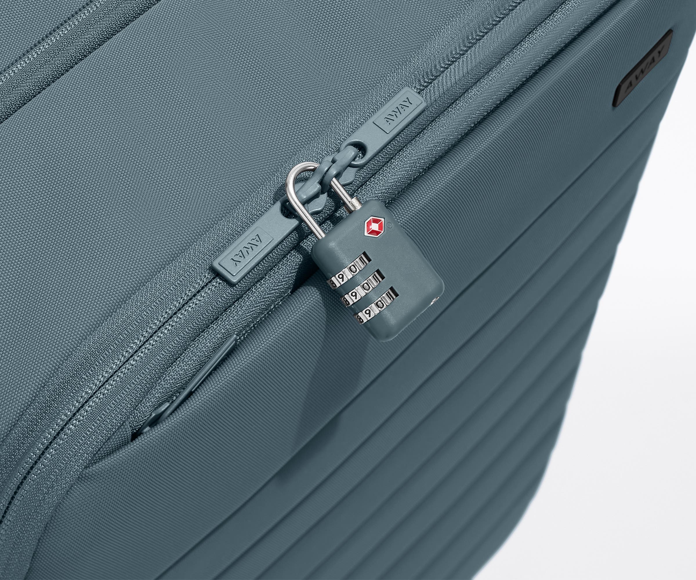 Softside Medium in Coast Blue - Image 10