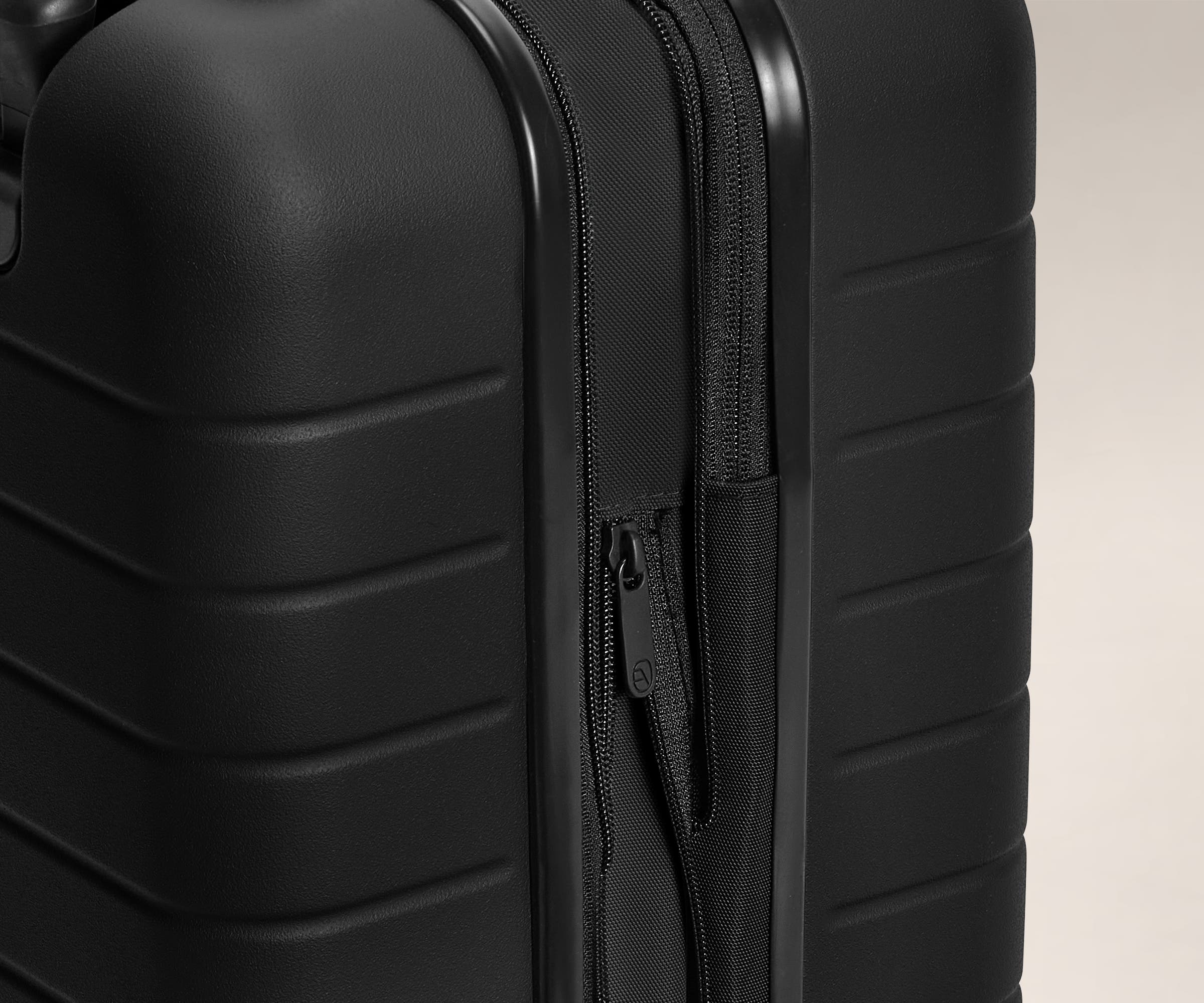 The Large Flex in Jet Black (DTM) - Image 31