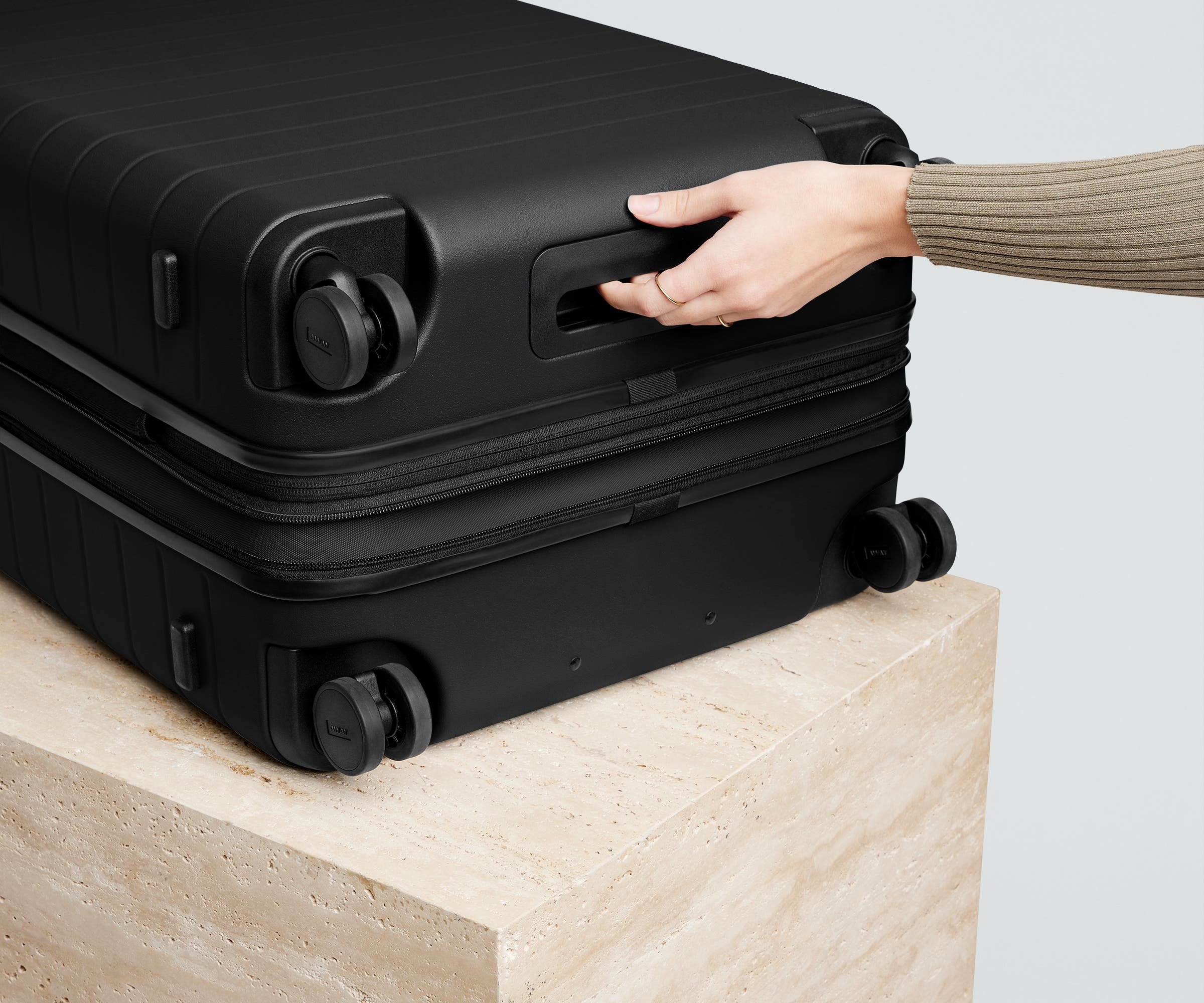 The Large Flex in Jet Black (DTM) - Image 32