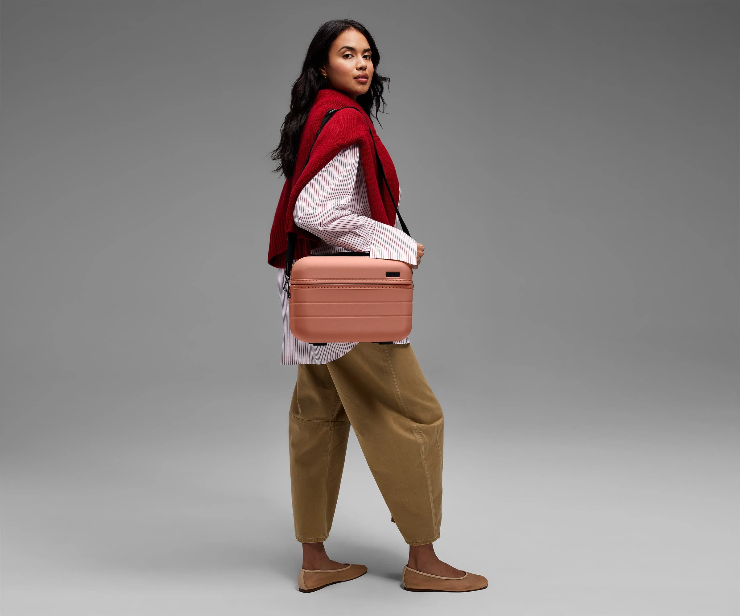 The Train Case in Clay Pink - Image 3