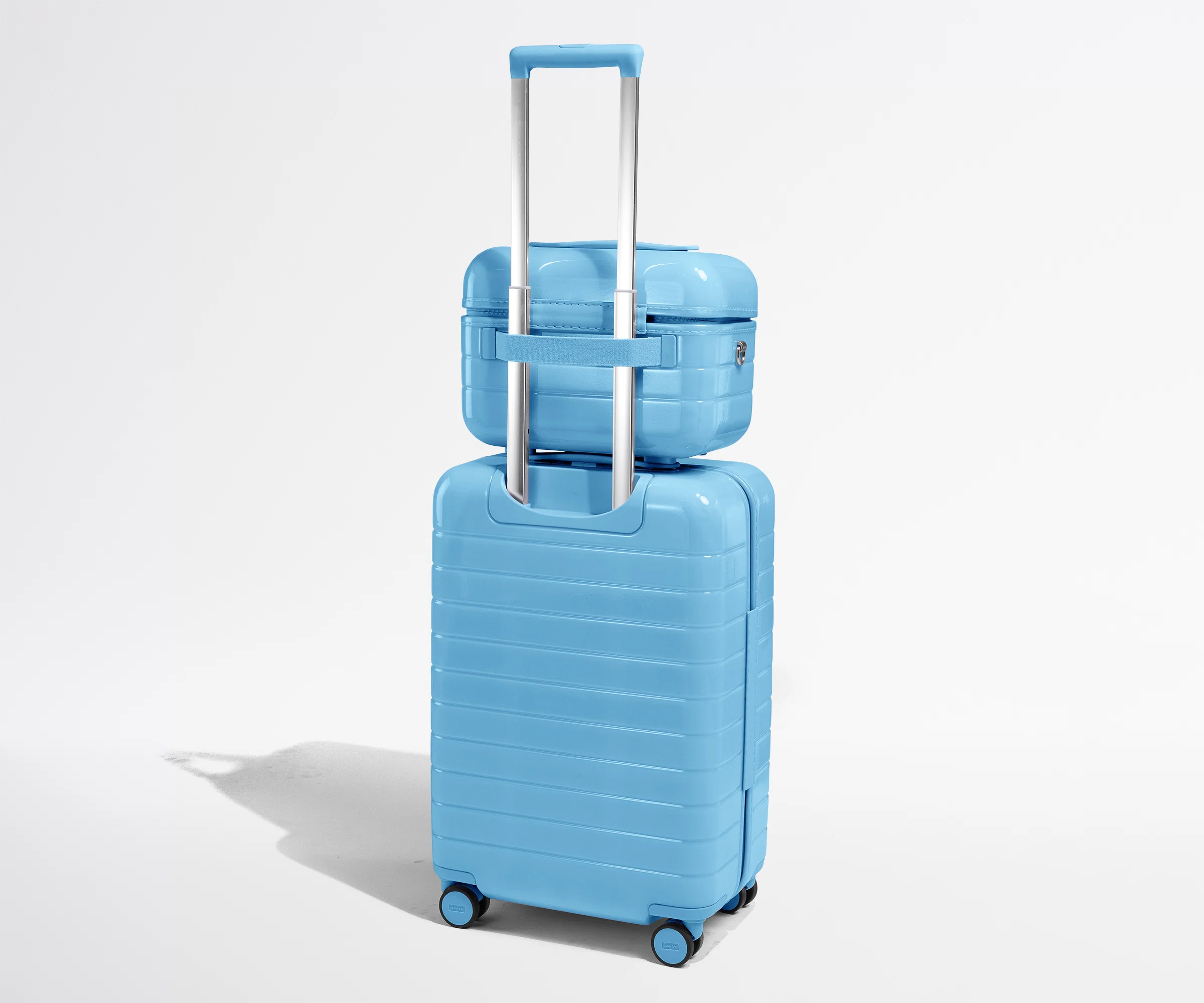 The Train Case in Glazed Opal Blue - Image 5