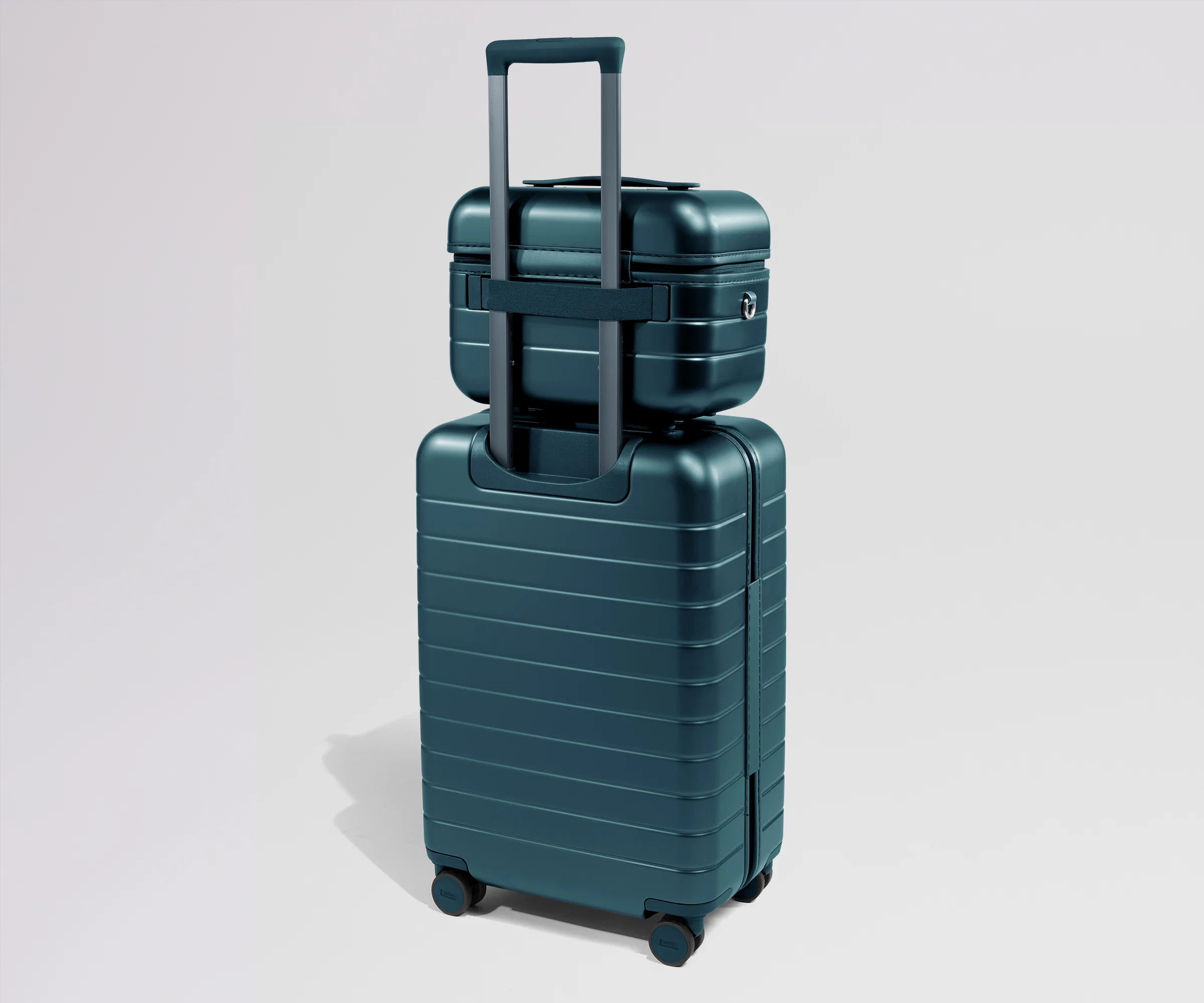 The Train Case in Stormy Teal - Image 4